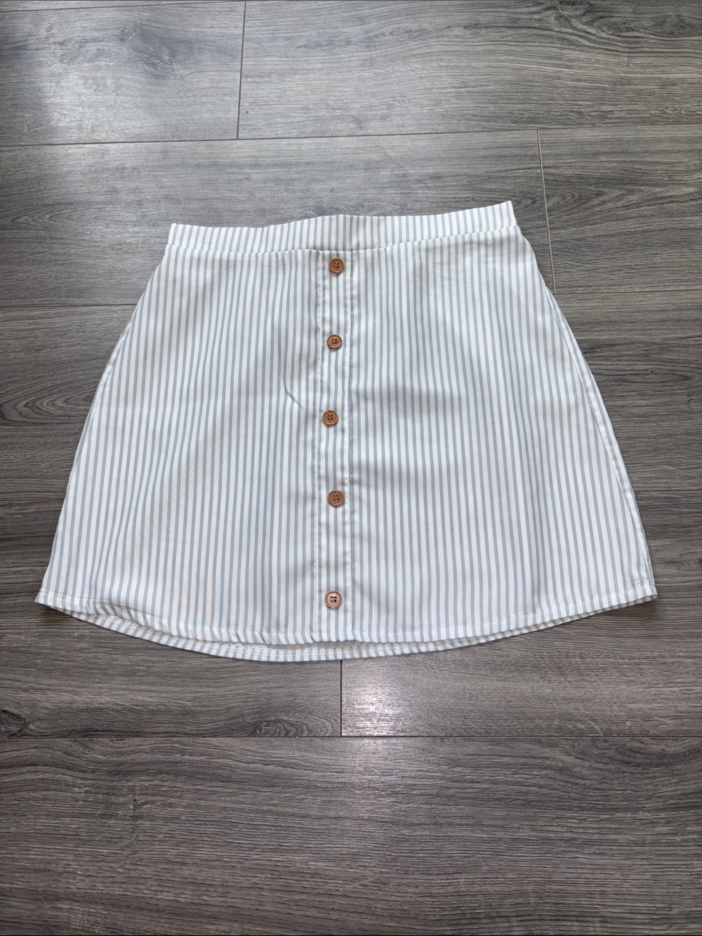 Women’s Grey White Pinstripe Mini Skirt Button Front Elastic Waist Size M